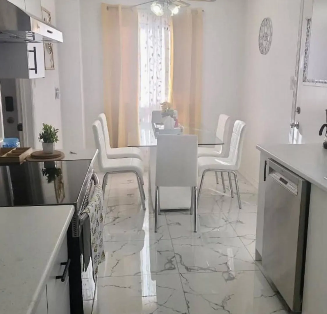 Holiday home K2 Room Near Airport Mississauga