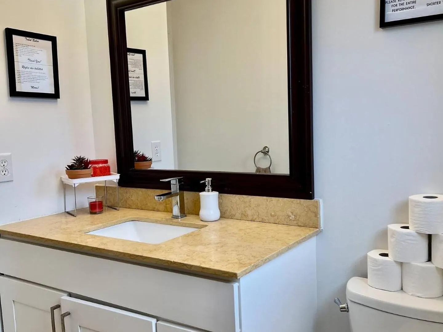 K2 Room Near Airport Mississauga Holiday home
