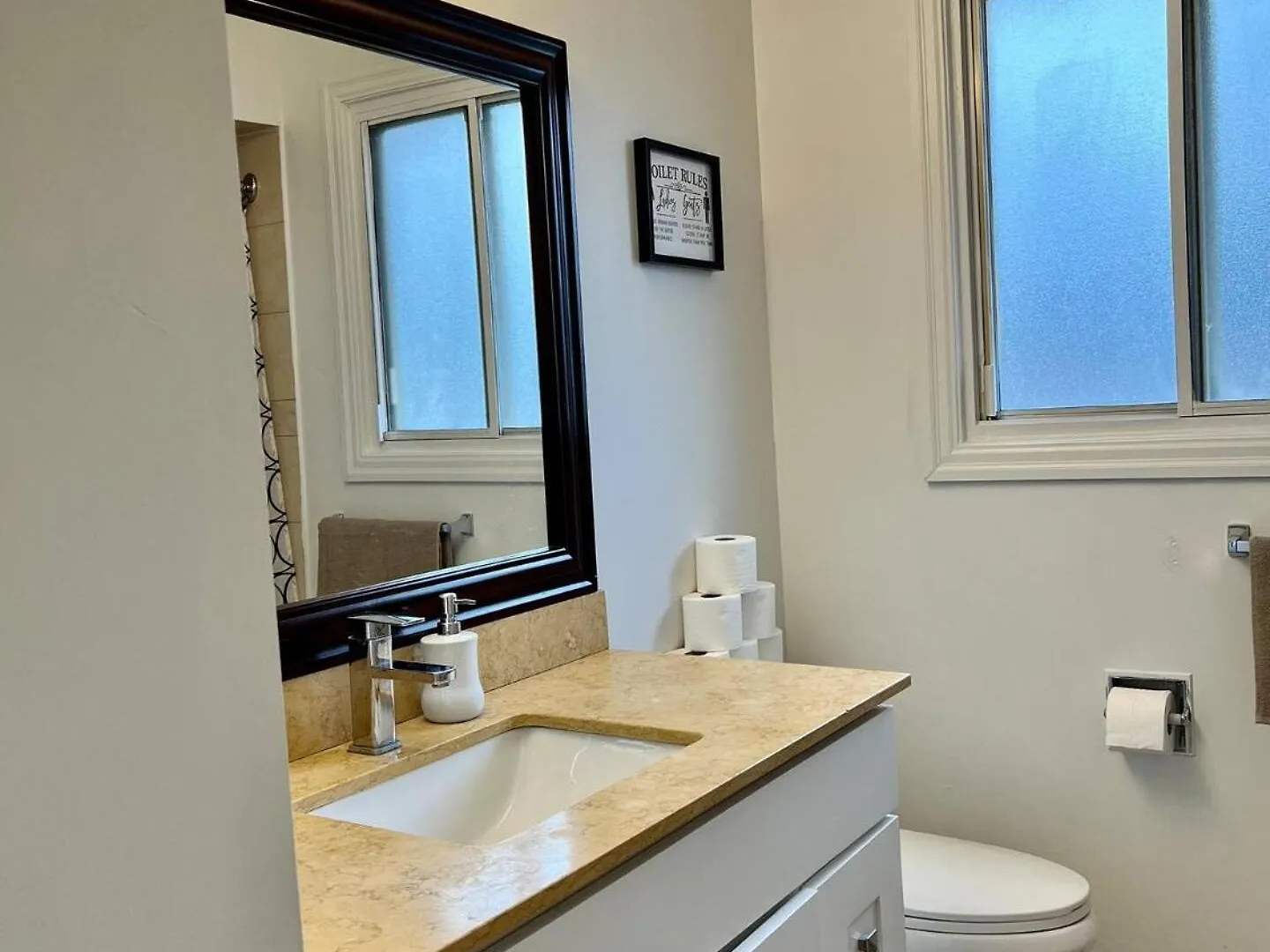 Holiday home K2 Room Near Airport Mississauga